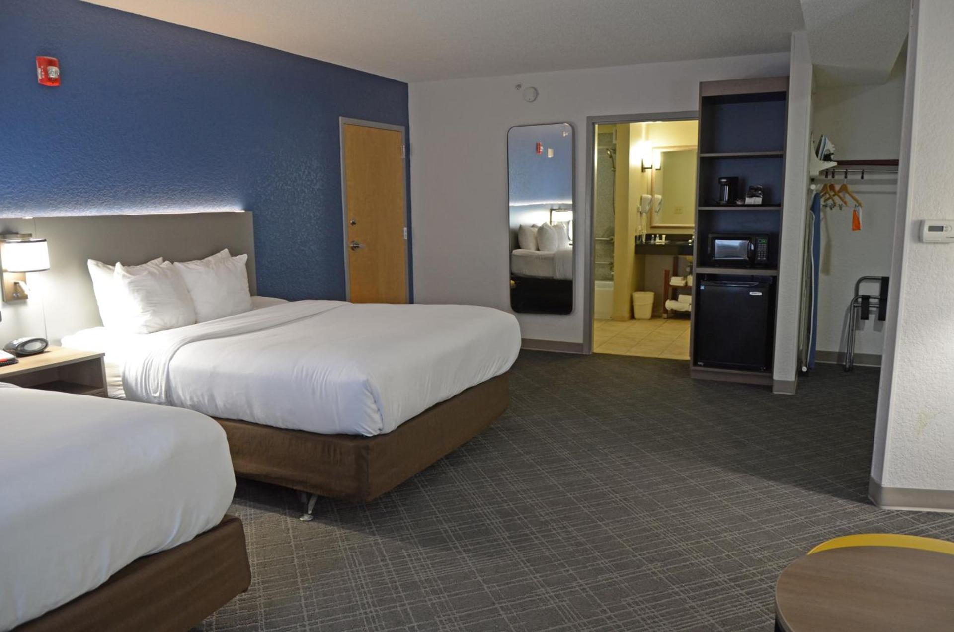 Comfort Suites Salem-Roanoke I-81 photo 25