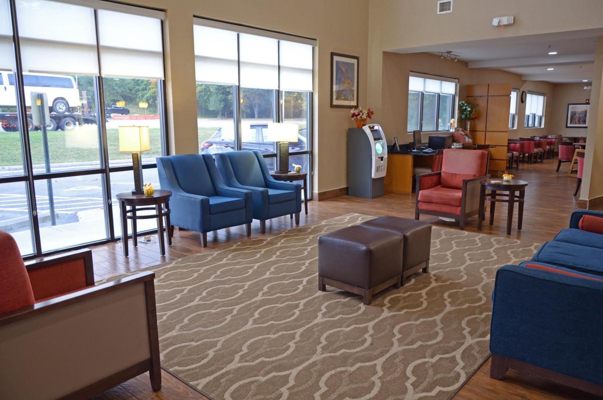 Comfort Suites Salem-Roanoke I-81 photo 31