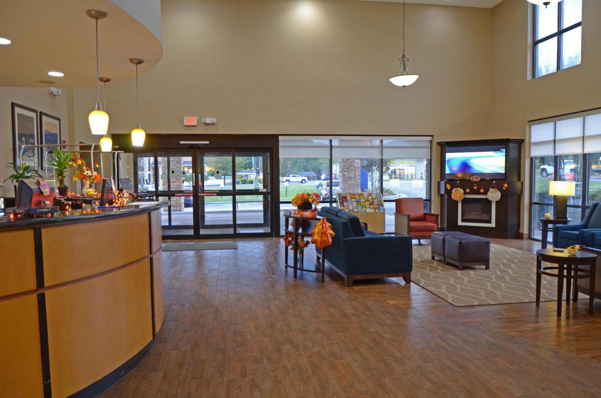 Comfort Suites Salem-Roanoke I-81 photo 32