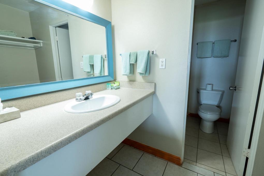 Ocean Villa Inn photo 45