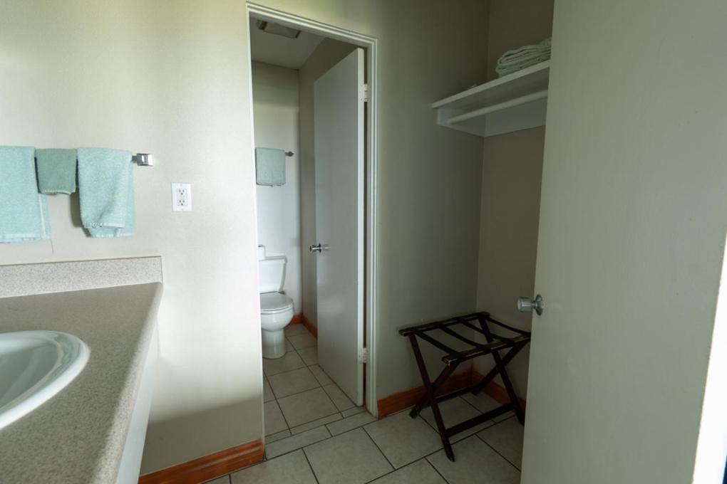 Ocean Villa Inn photo 35