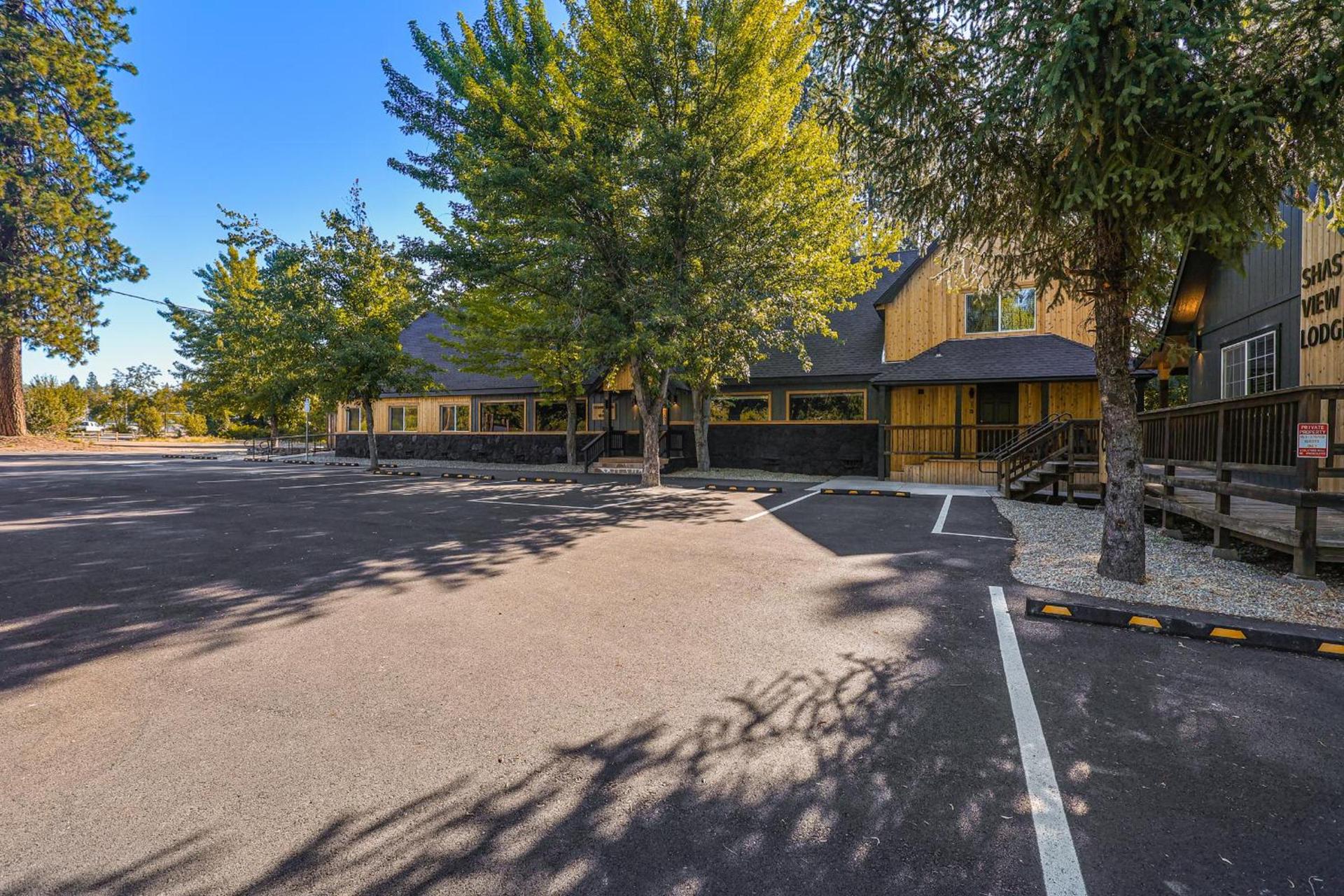 Shasta View Lodge photo 65