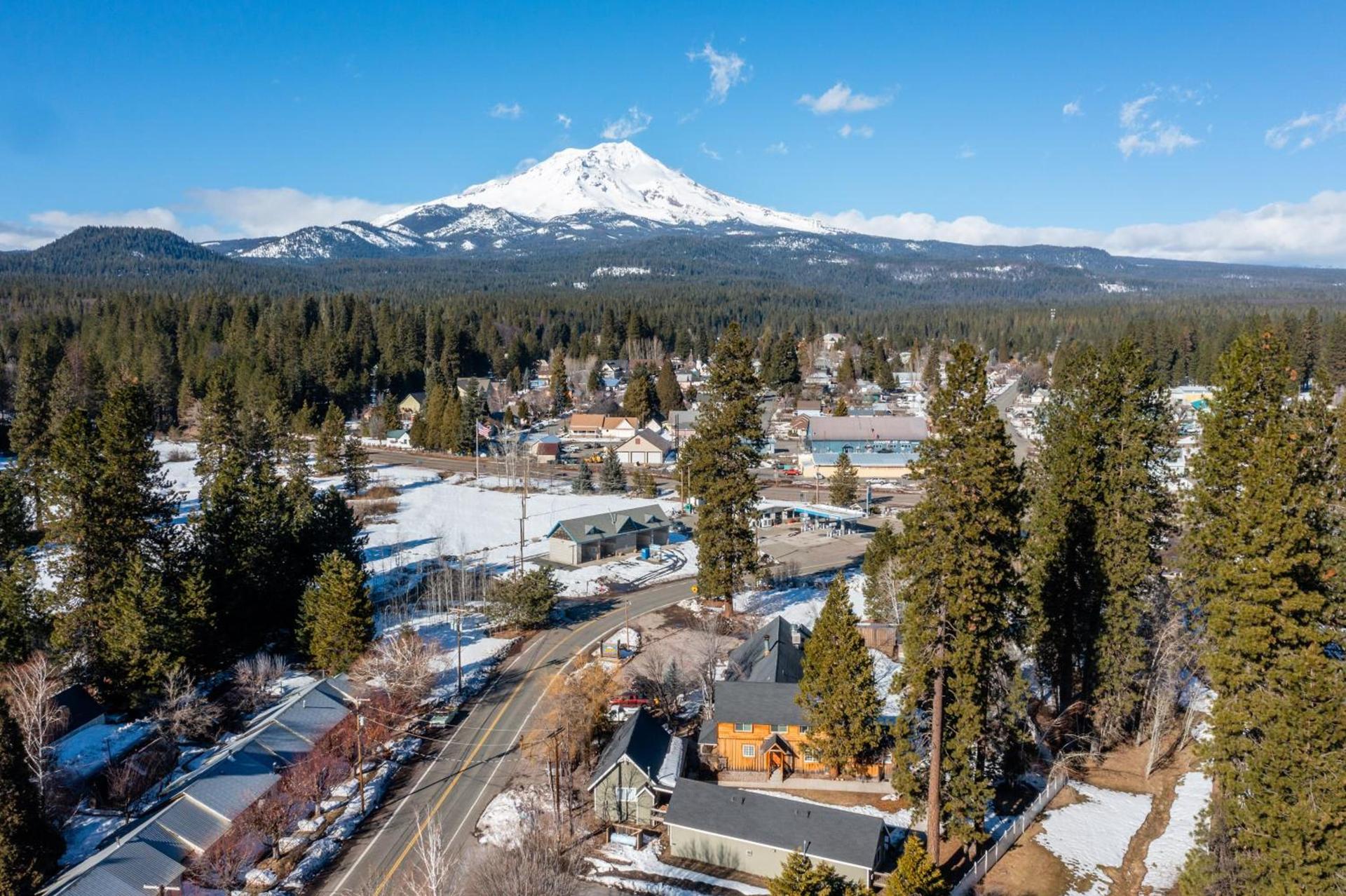 Shasta View Lodge photo 16