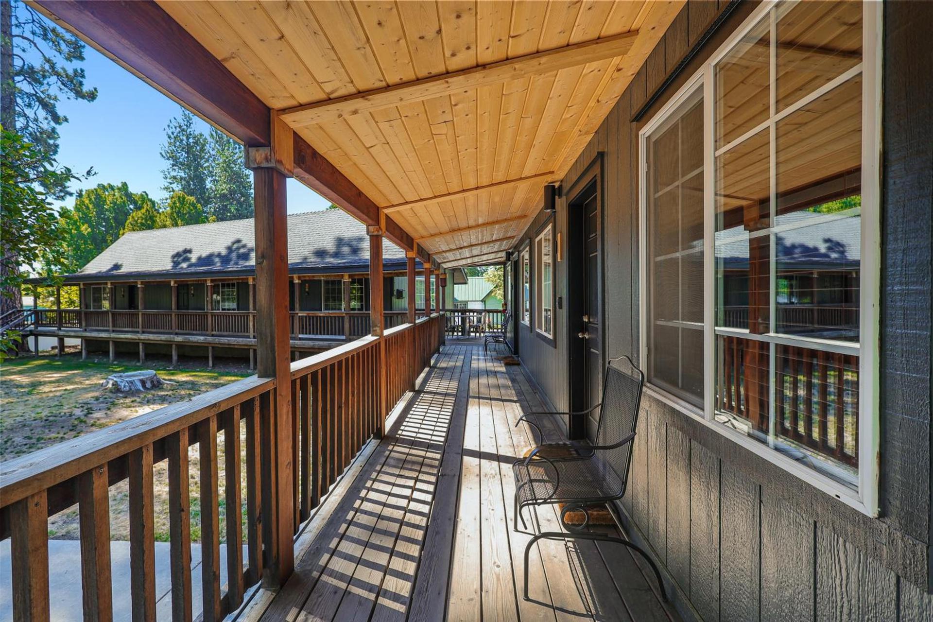 Shasta View Lodge photo 57