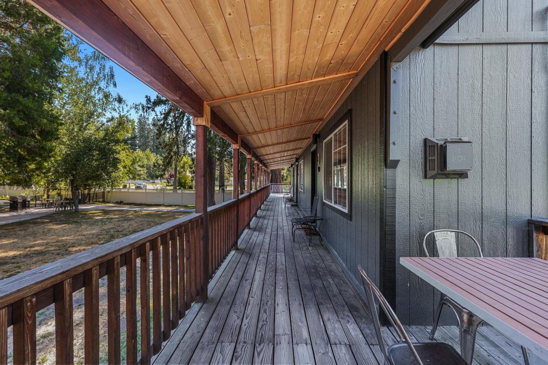 Shasta View Lodge photo 60