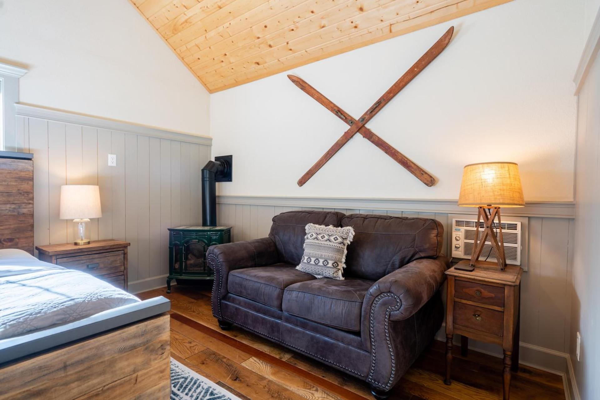 Shasta View Lodge photo 15