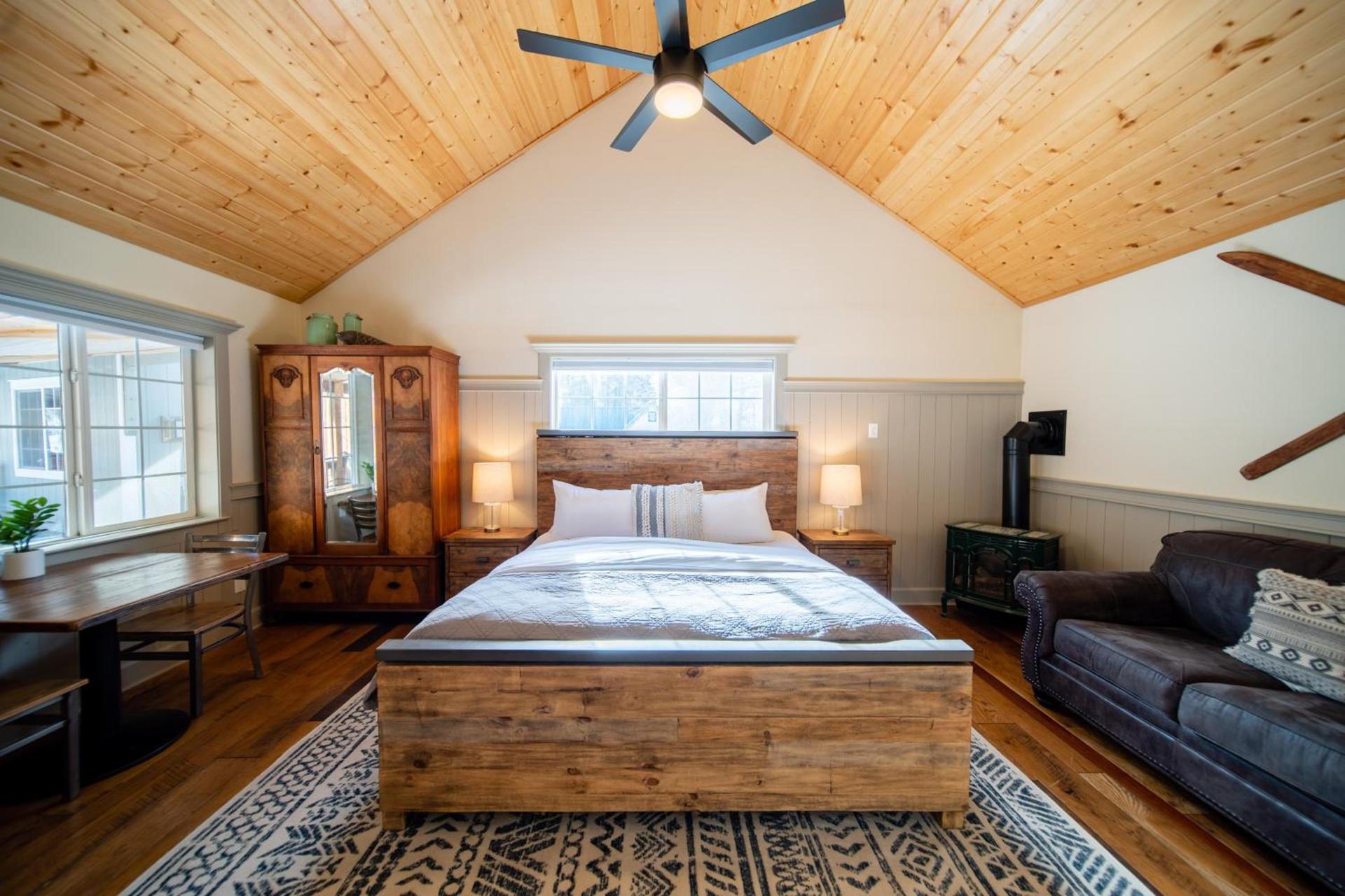 Shasta View Lodge photo 12