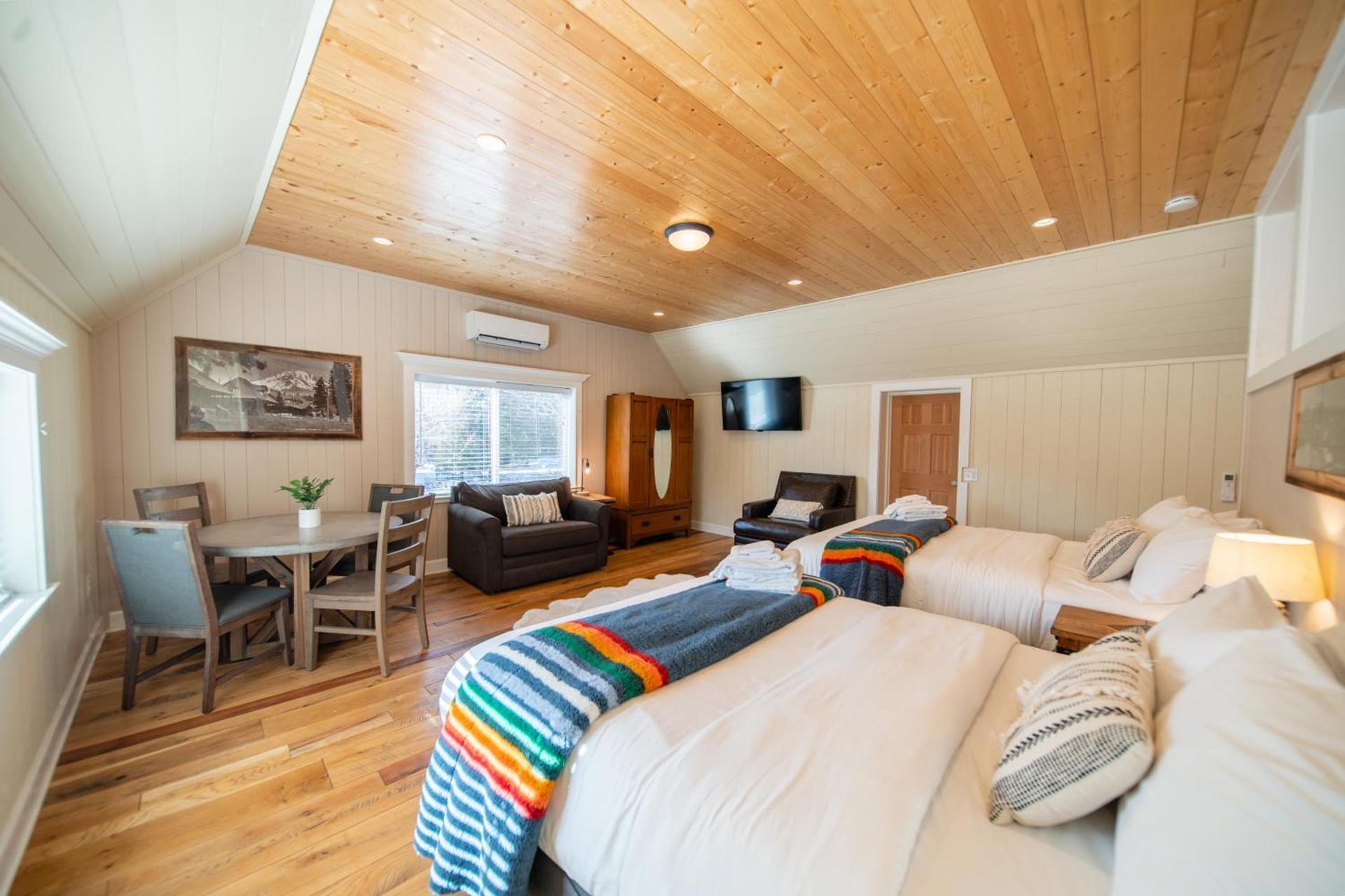 Shasta View Lodge photo 47