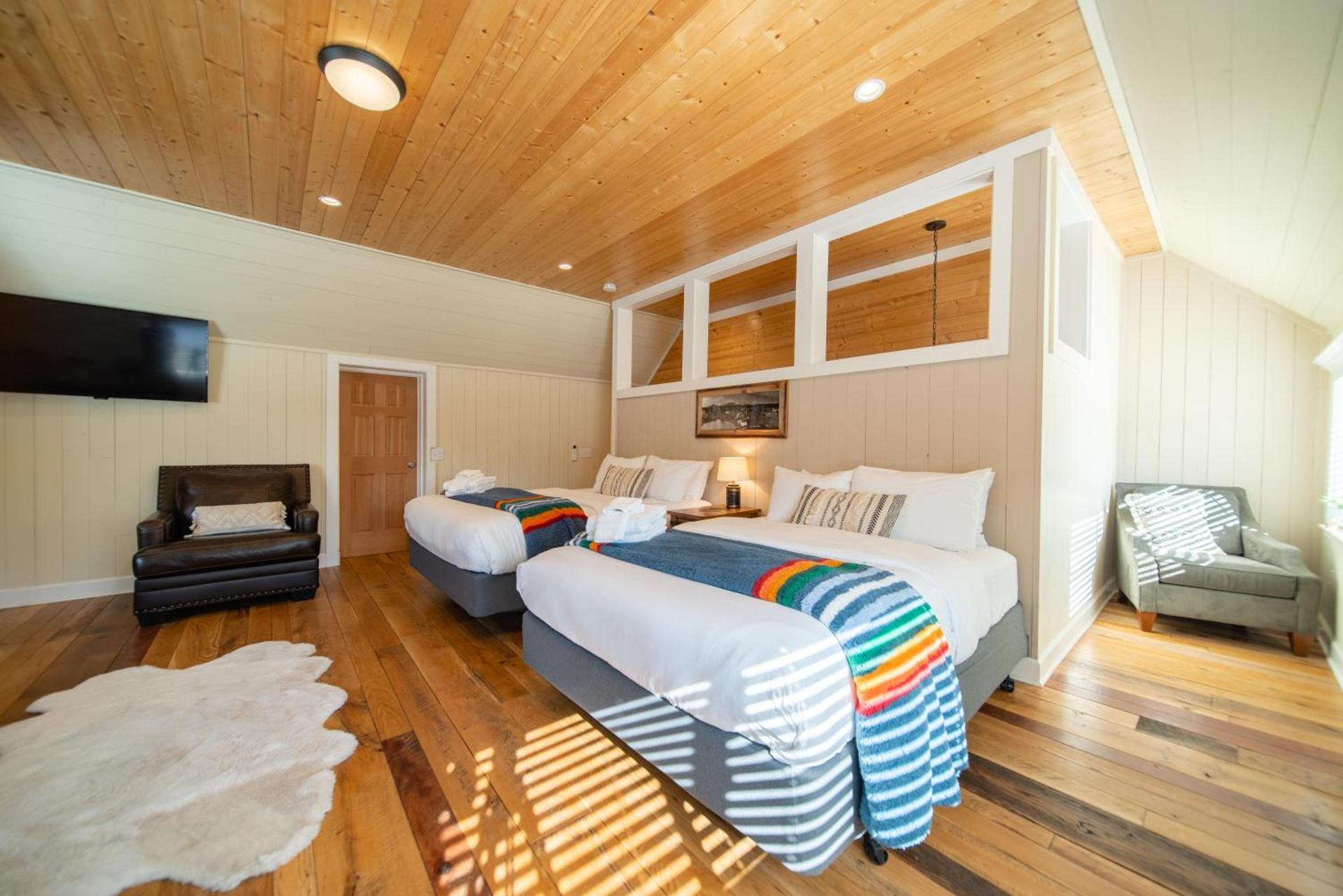Shasta View Lodge photo 52