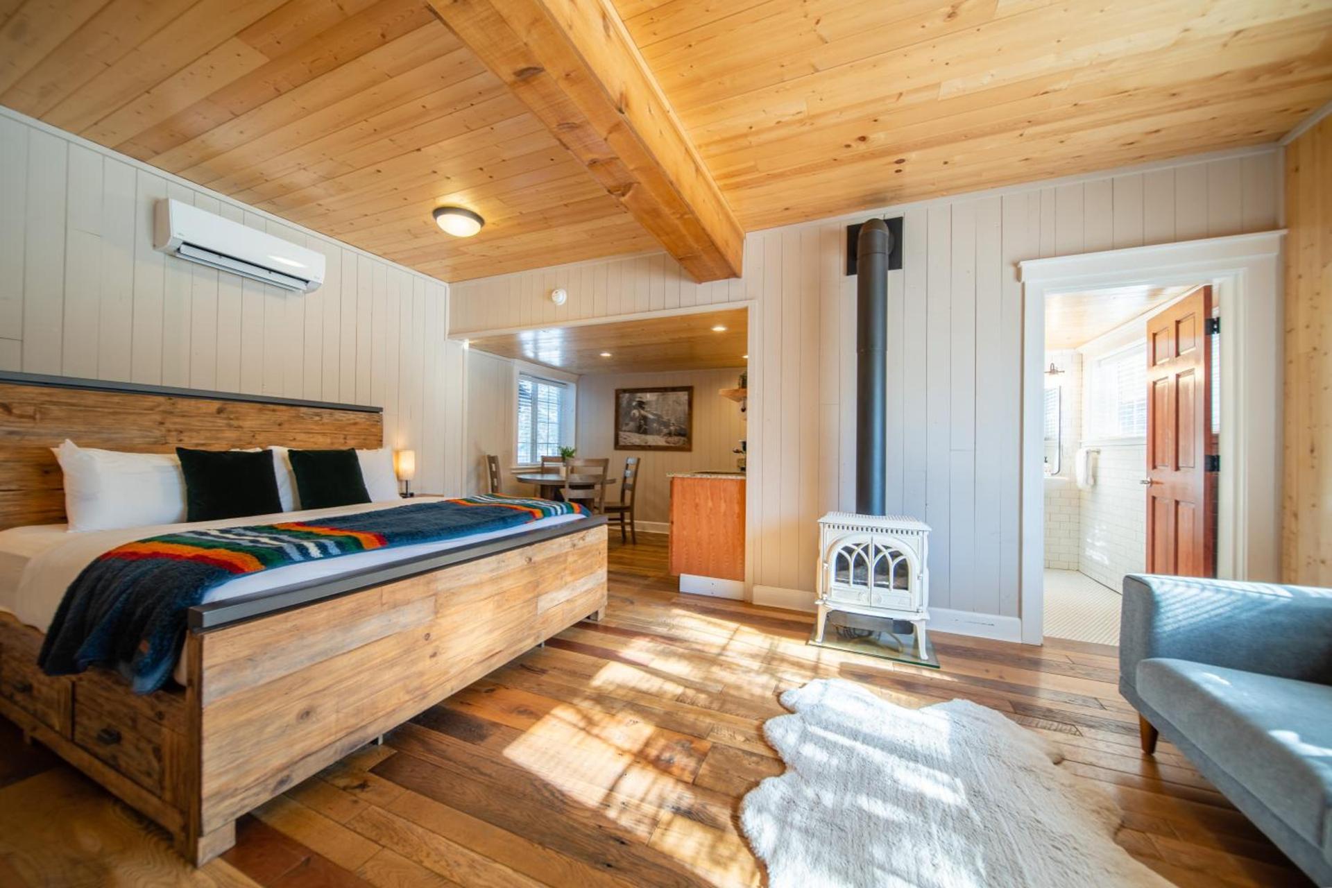 Shasta View Lodge photo 18