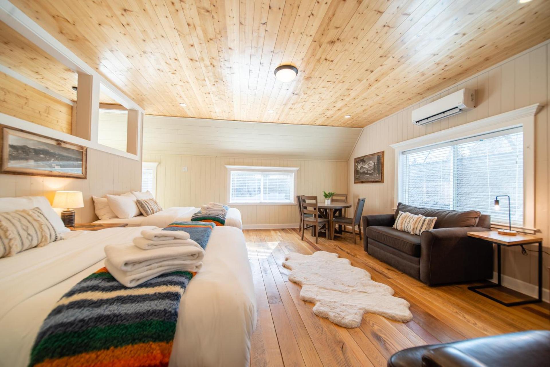 Shasta View Lodge photo 37