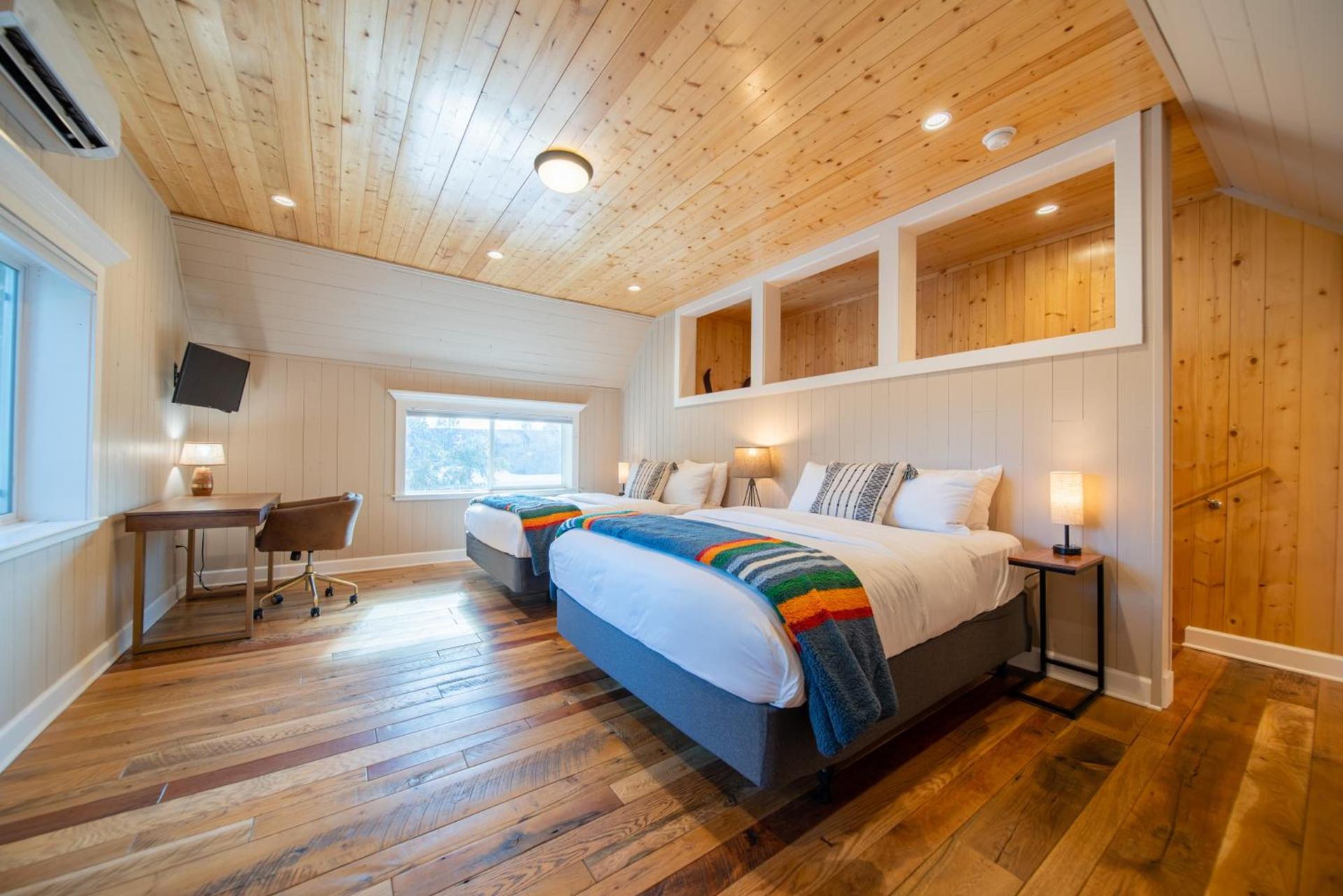 Shasta View Lodge photo 43