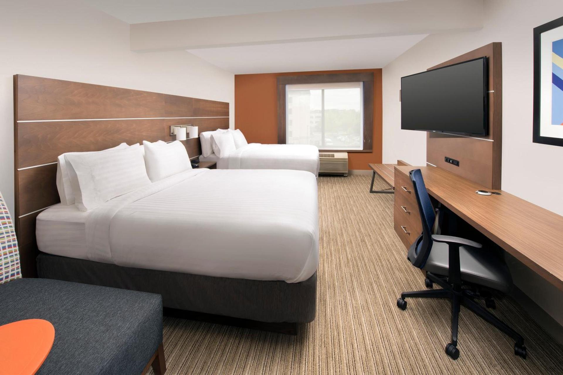 Holiday Inn Express & Suites Baltimore - BWI Airport North by IHG photo 3