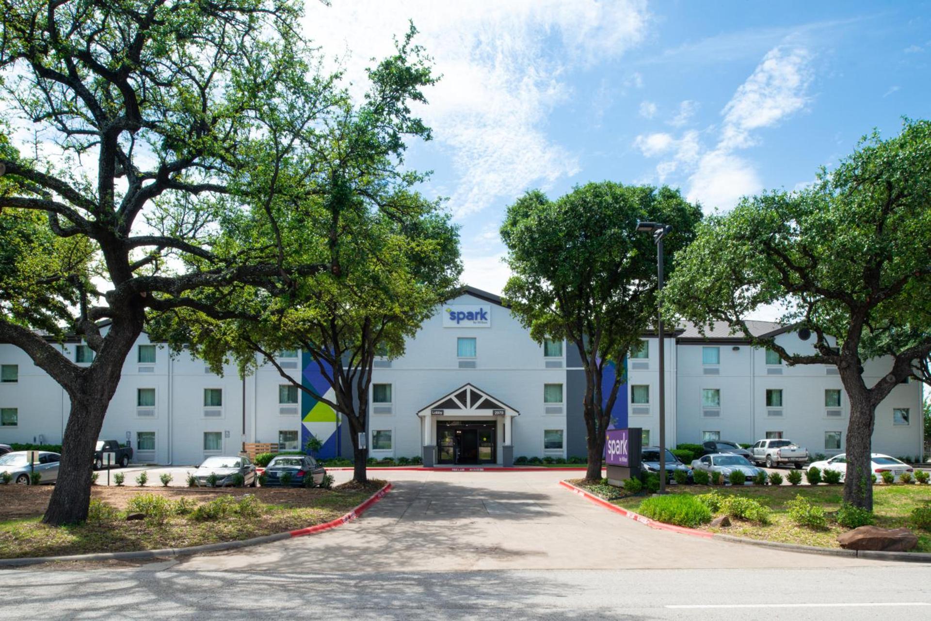 Spark By Hilton Dallas Medical District Love Field photo 2