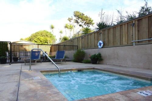 Monterey Peninsula Inn photo 20