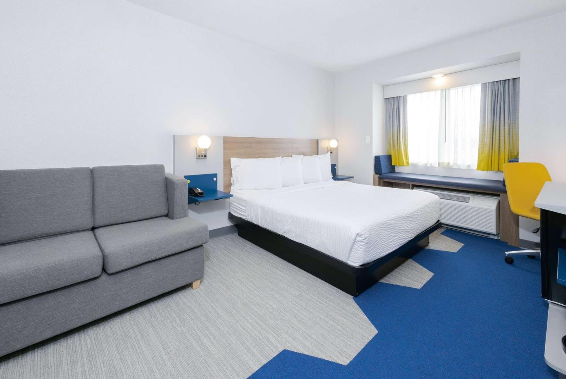 Microtel Inn & Suites Springville photo 3