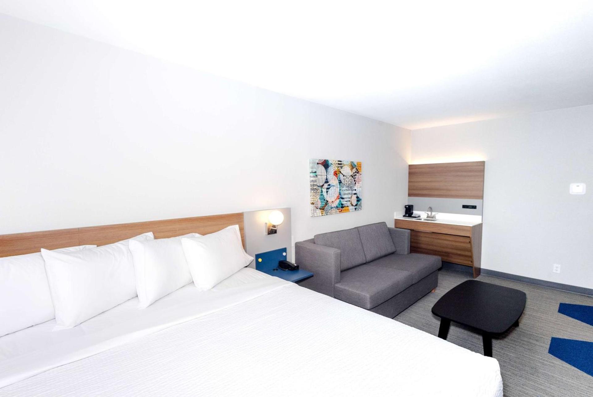 Microtel Inn & Suites Springville photo 12