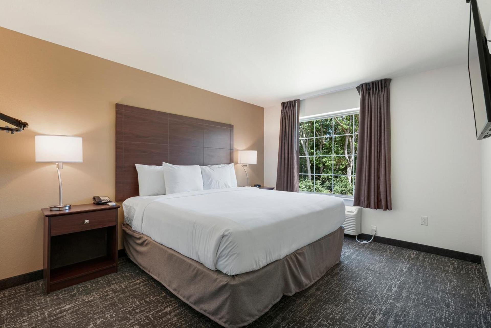 Cobblestone Hotel & Suites - Russells Point at Indian Lake photo 58