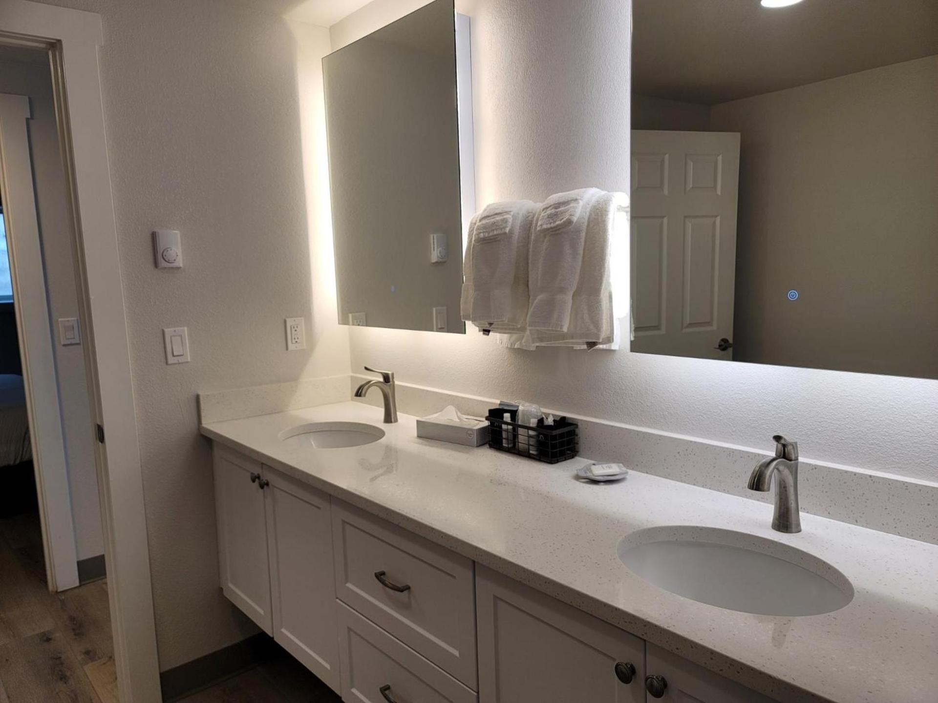 West Beach Suites photo 76