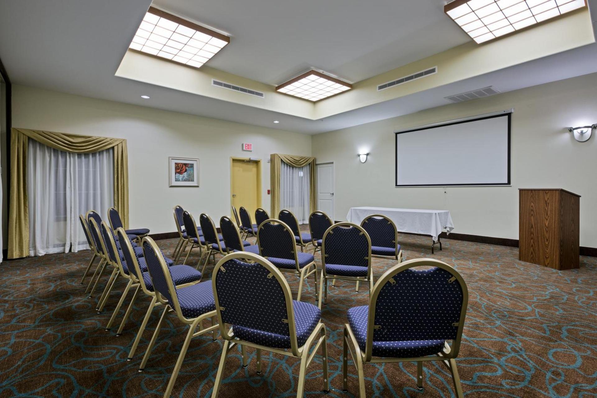 La Quinta by Wyndham Houston New Caney photo 25