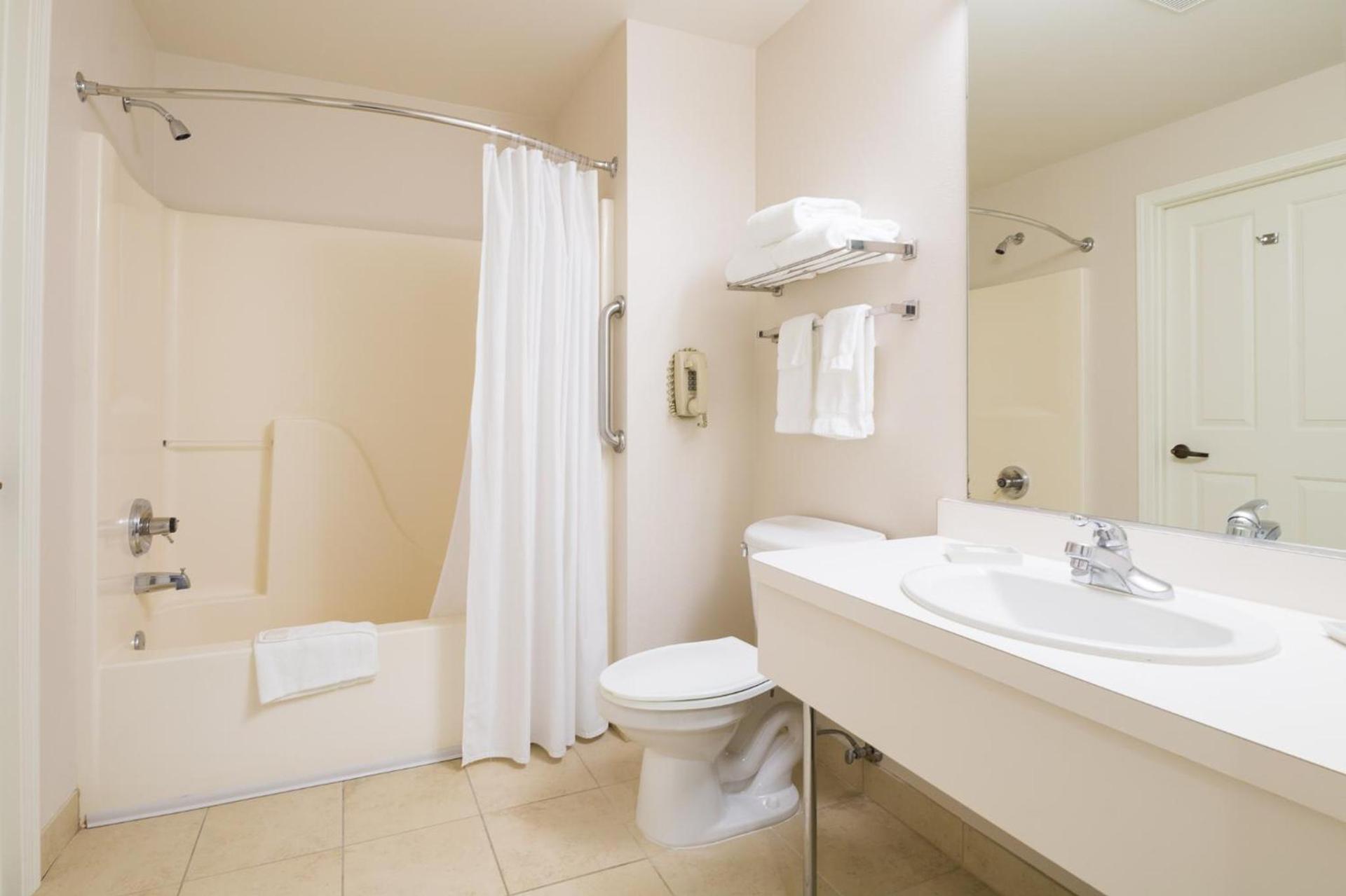 Ashland Hills Hotel & Suites photo 11