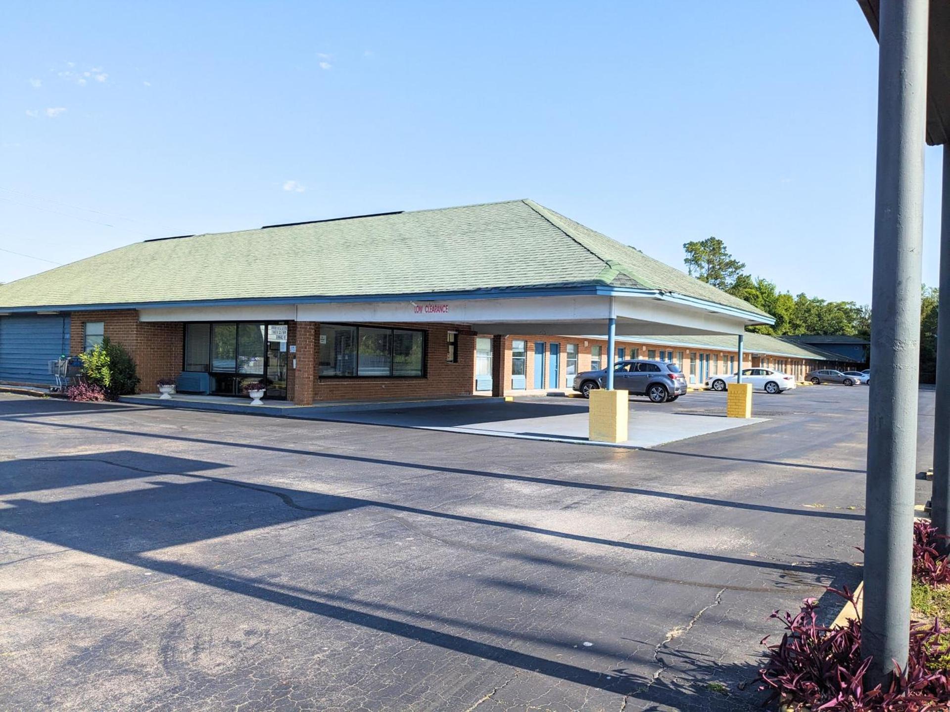 Gateway Inn photo 13