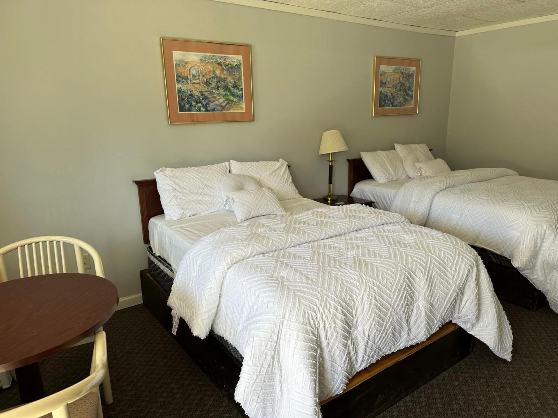 Economy Inn photo 7