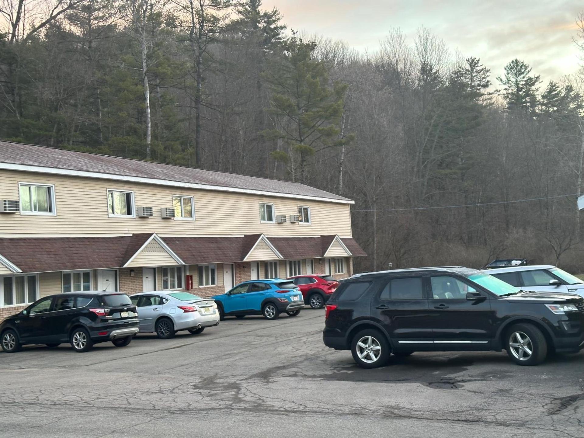 Economy Inn photo 5