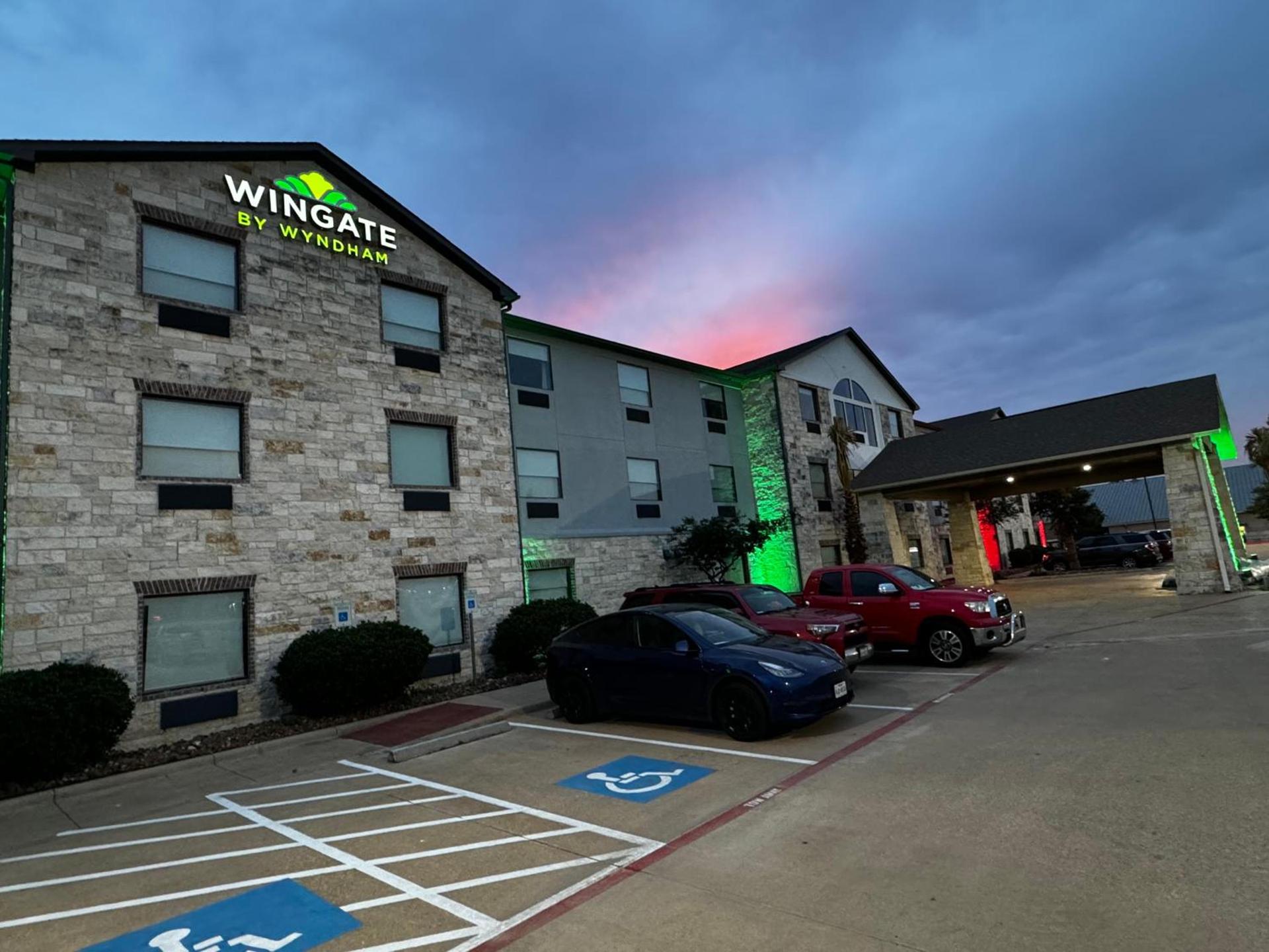 Wingate by Wyndham College Station South photo 16
