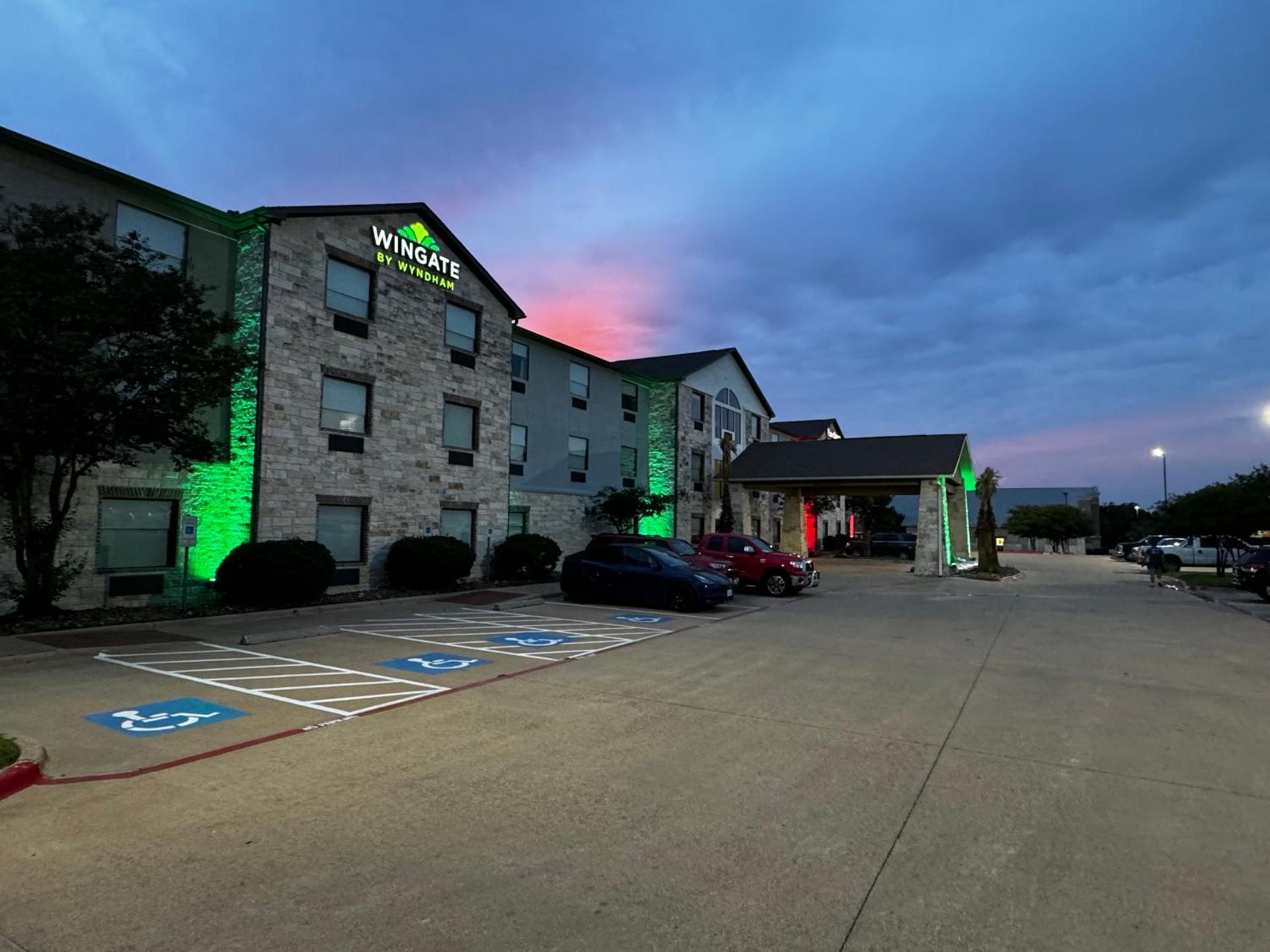 Wingate by Wyndham College Station South photo 18