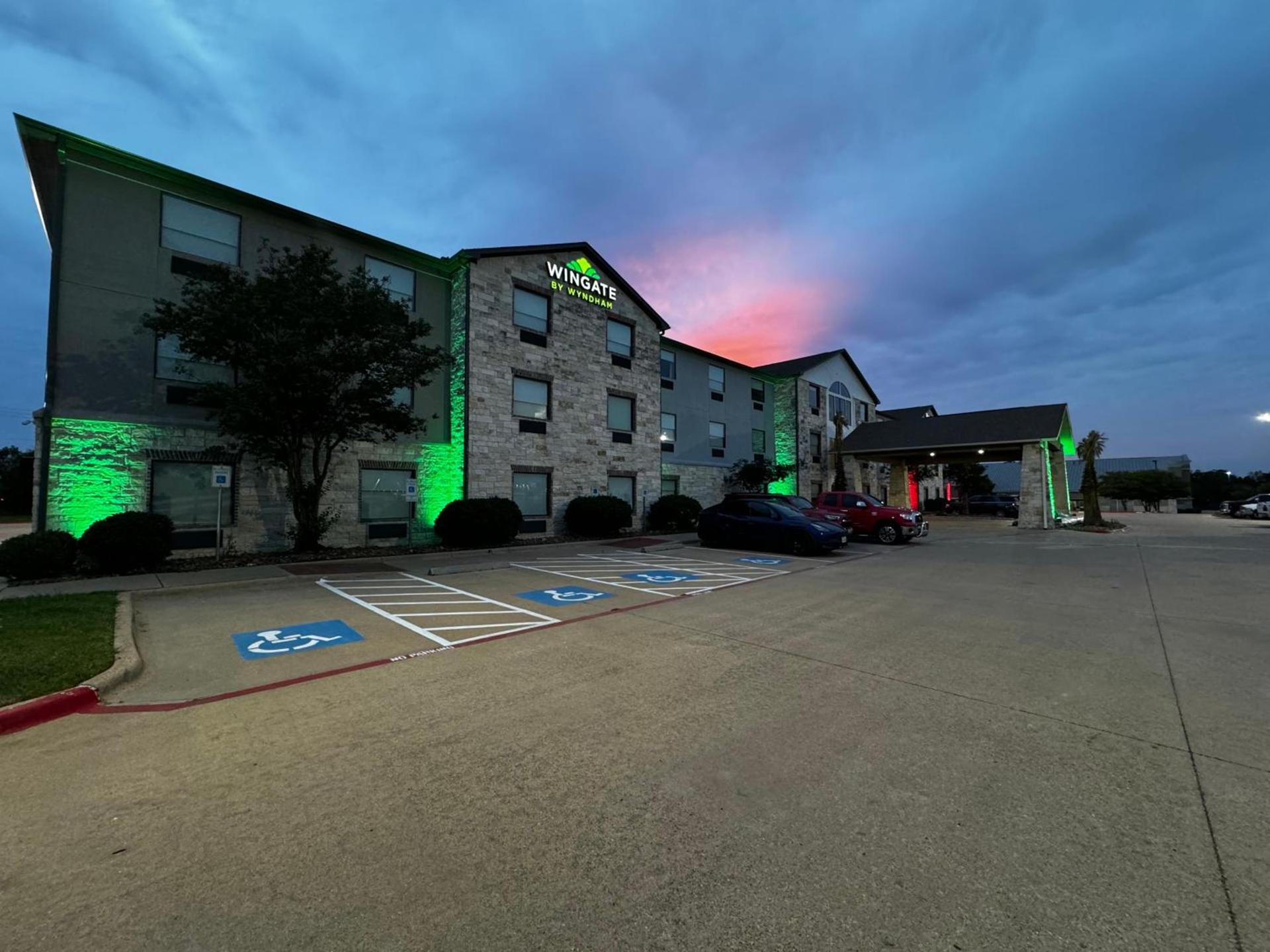 Wingate by Wyndham College Station South photo 20