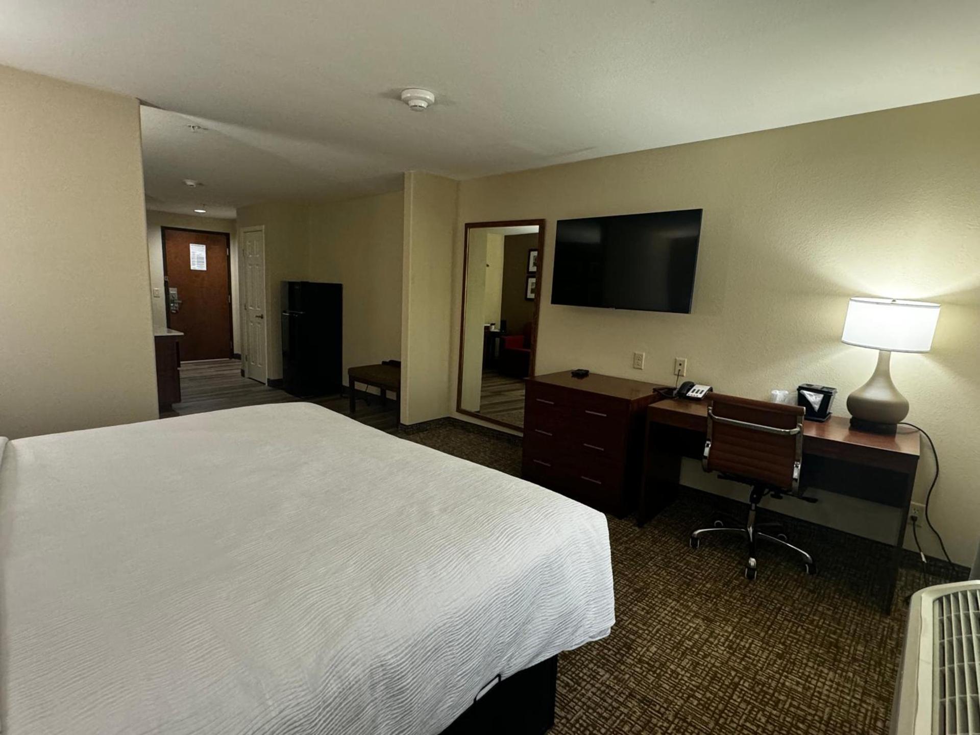 Wingate by Wyndham College Station South photo 21