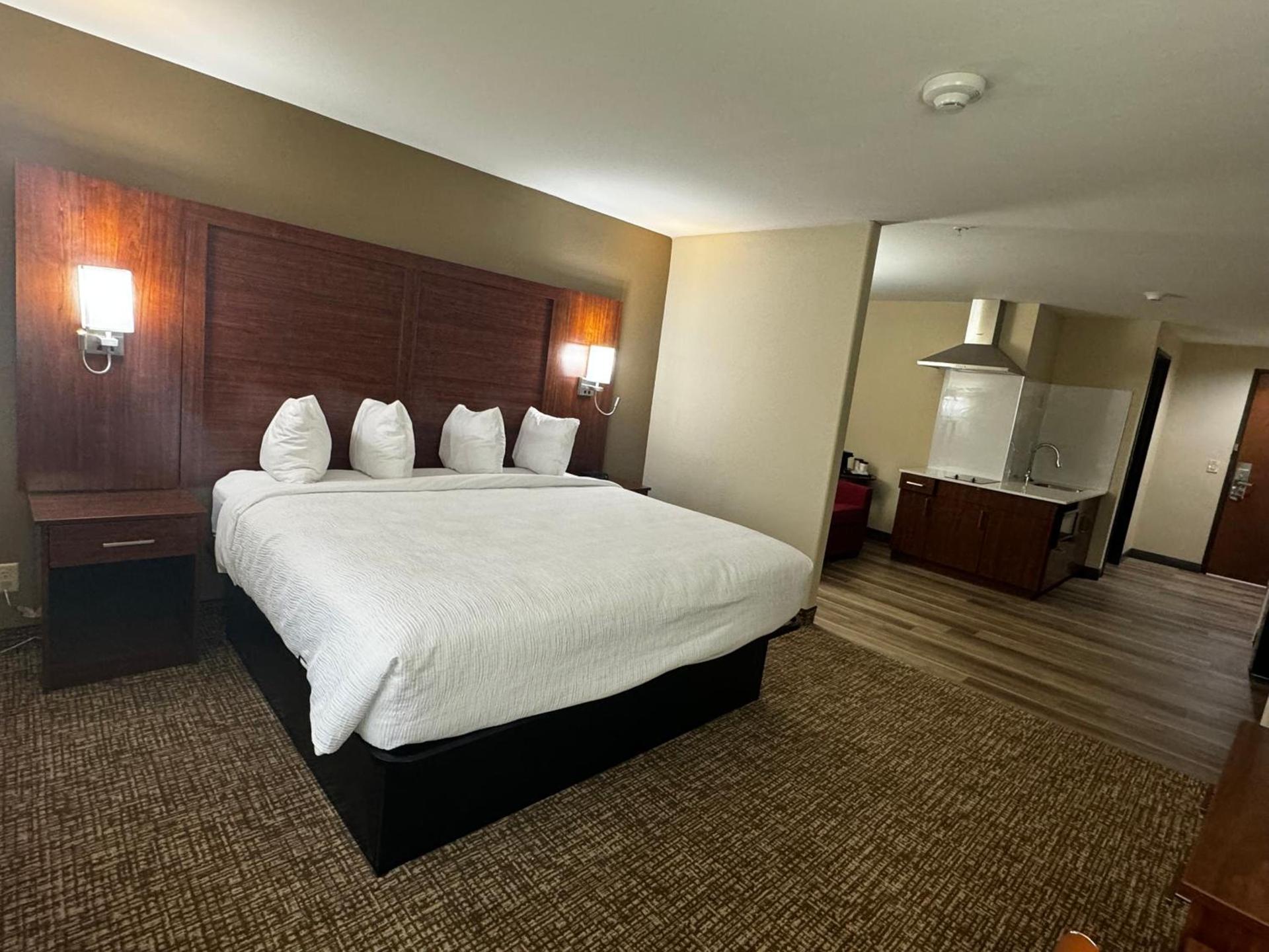 Wingate by Wyndham College Station South photo 23