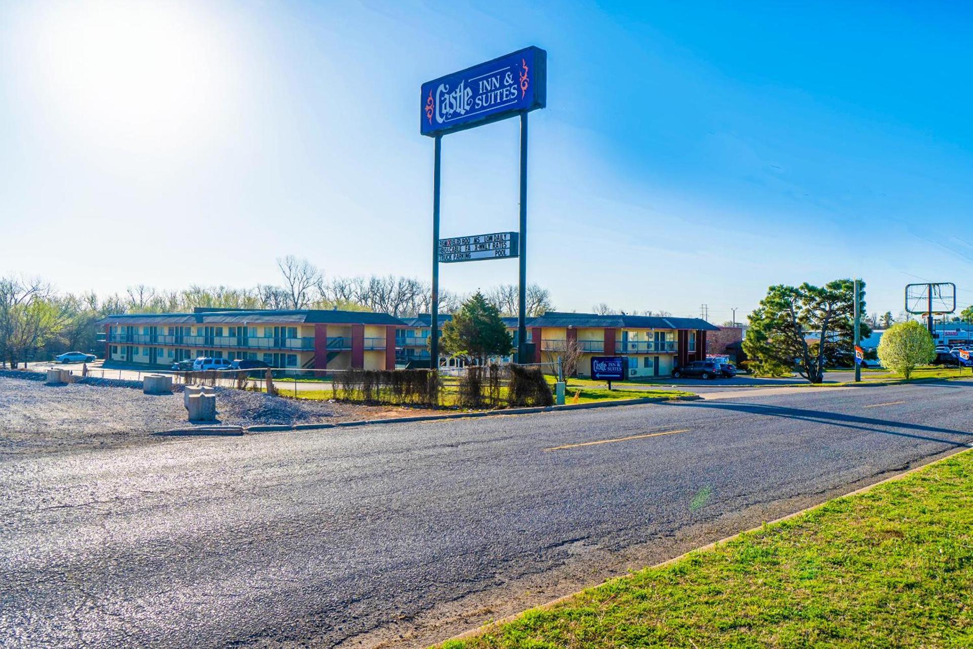 Castle Inn & Suites By OYO Chickasha photo 31