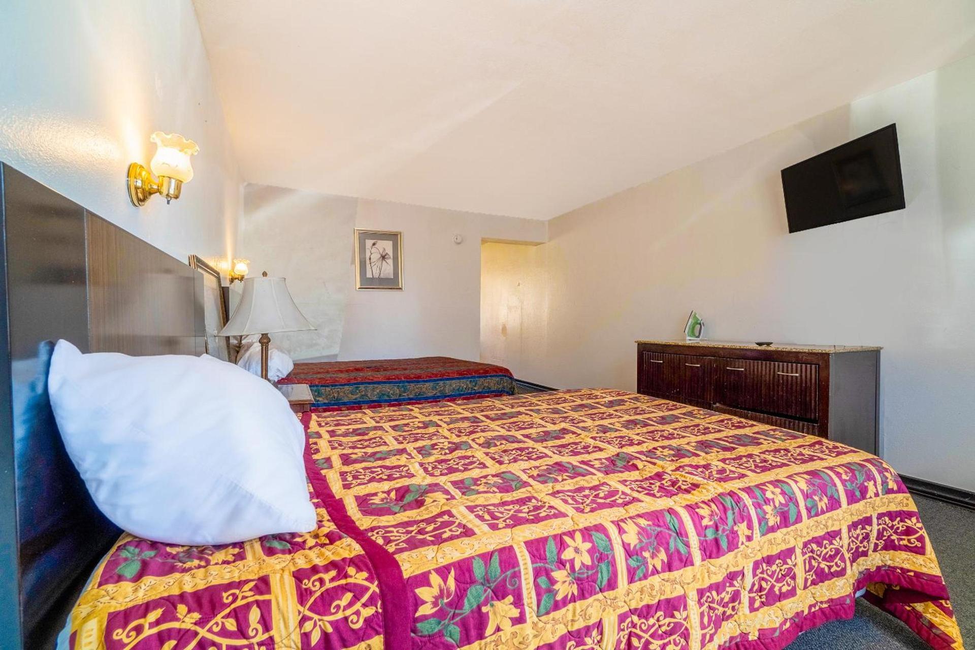 Castle Inn & Suites By OYO Chickasha photo 88