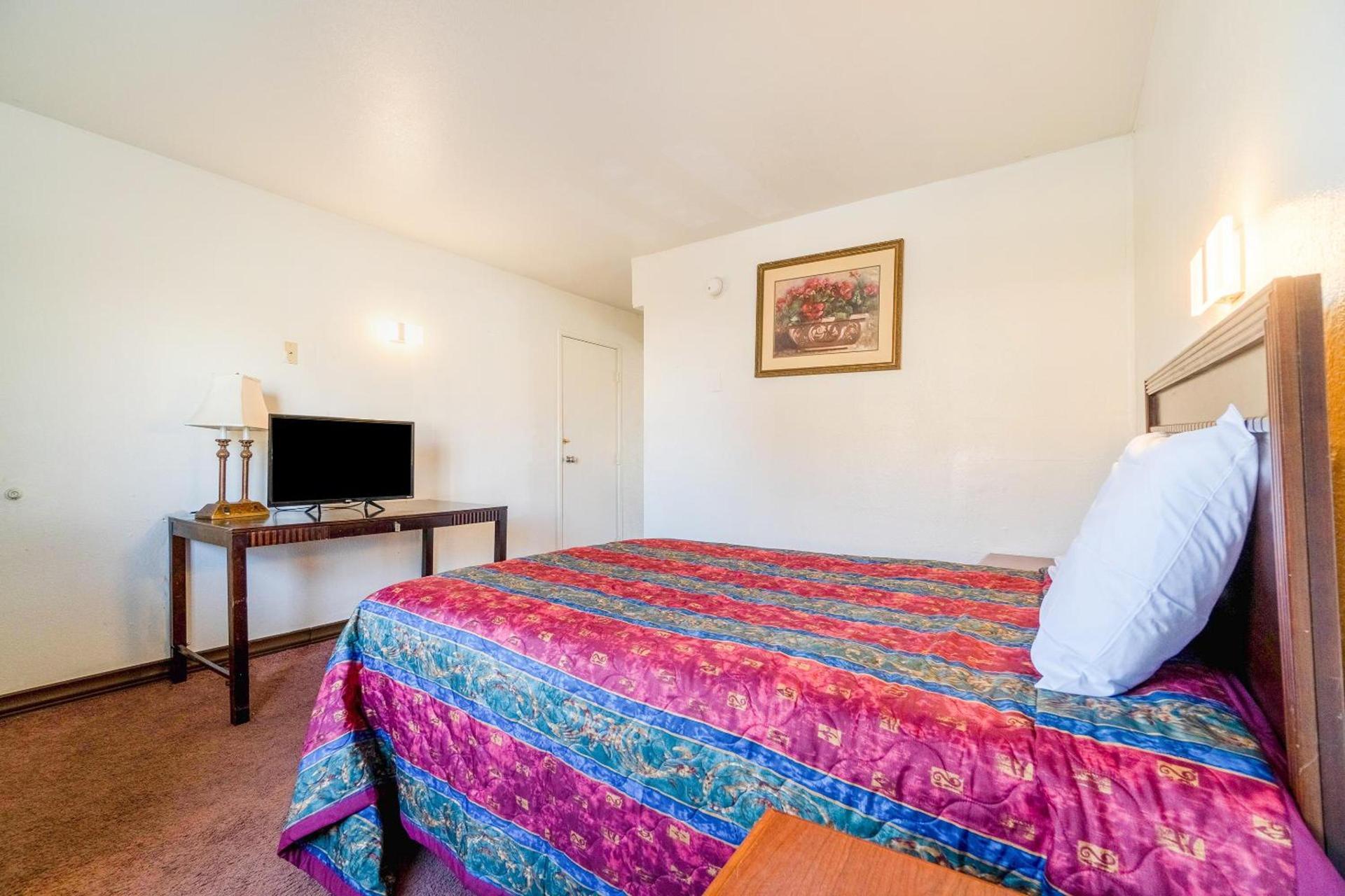 Castle Inn & Suites By OYO Chickasha photo 99
