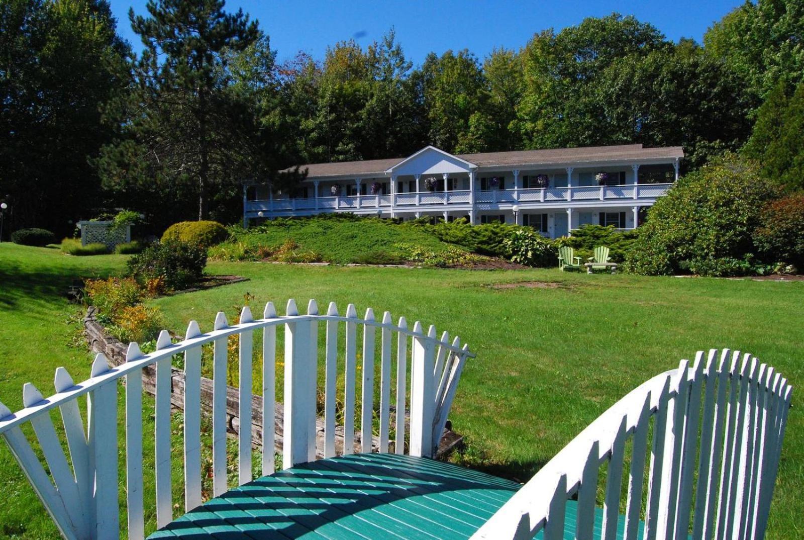 Cedar Crest Inn photo 9