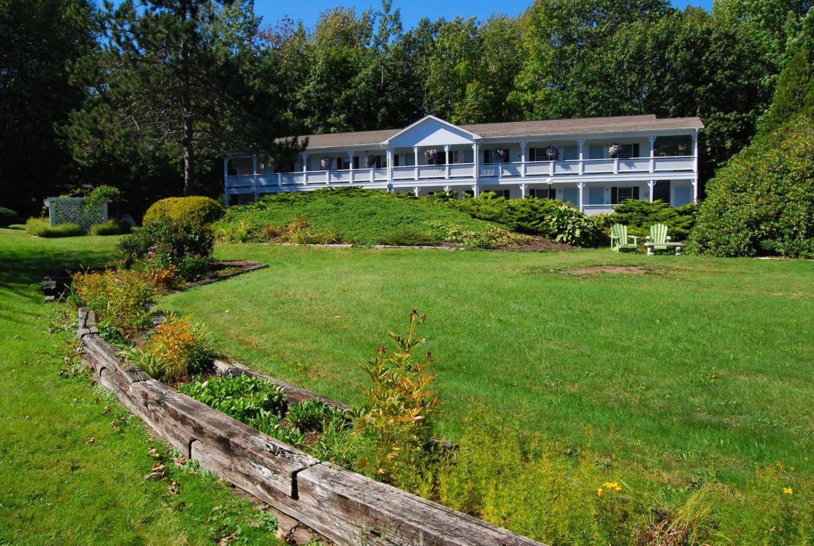 Cedar Crest Inn photo 17