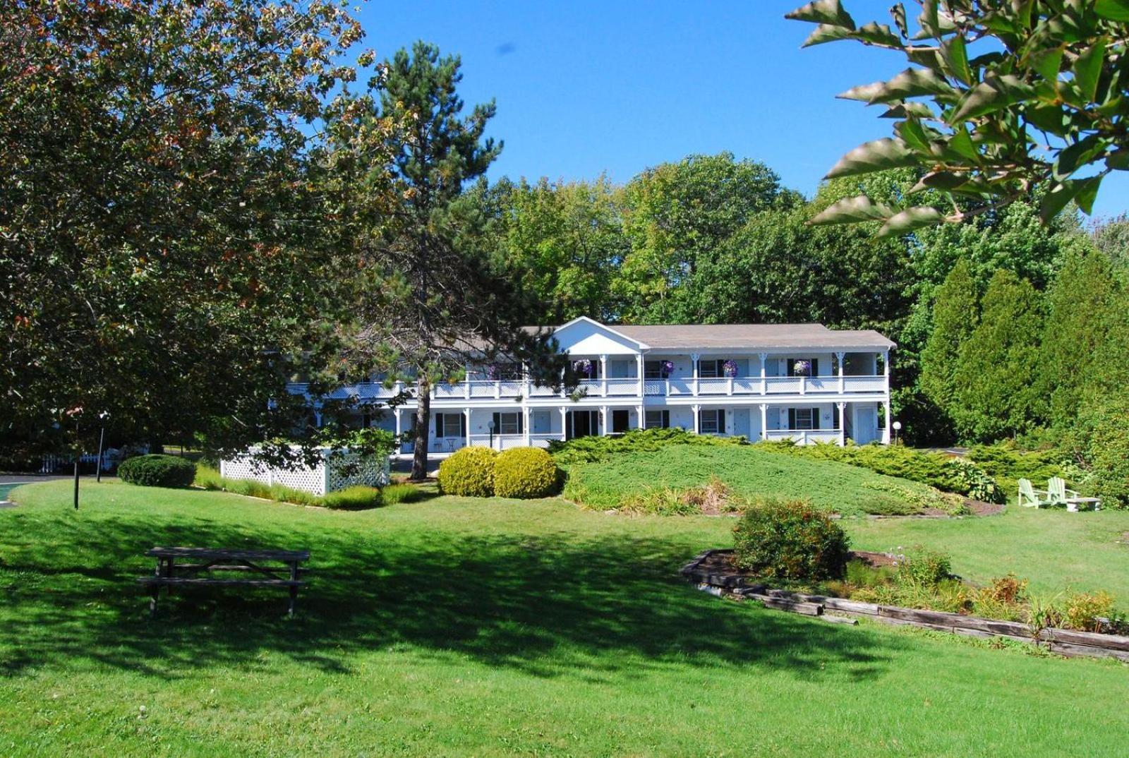 Cedar Crest Inn photo 22