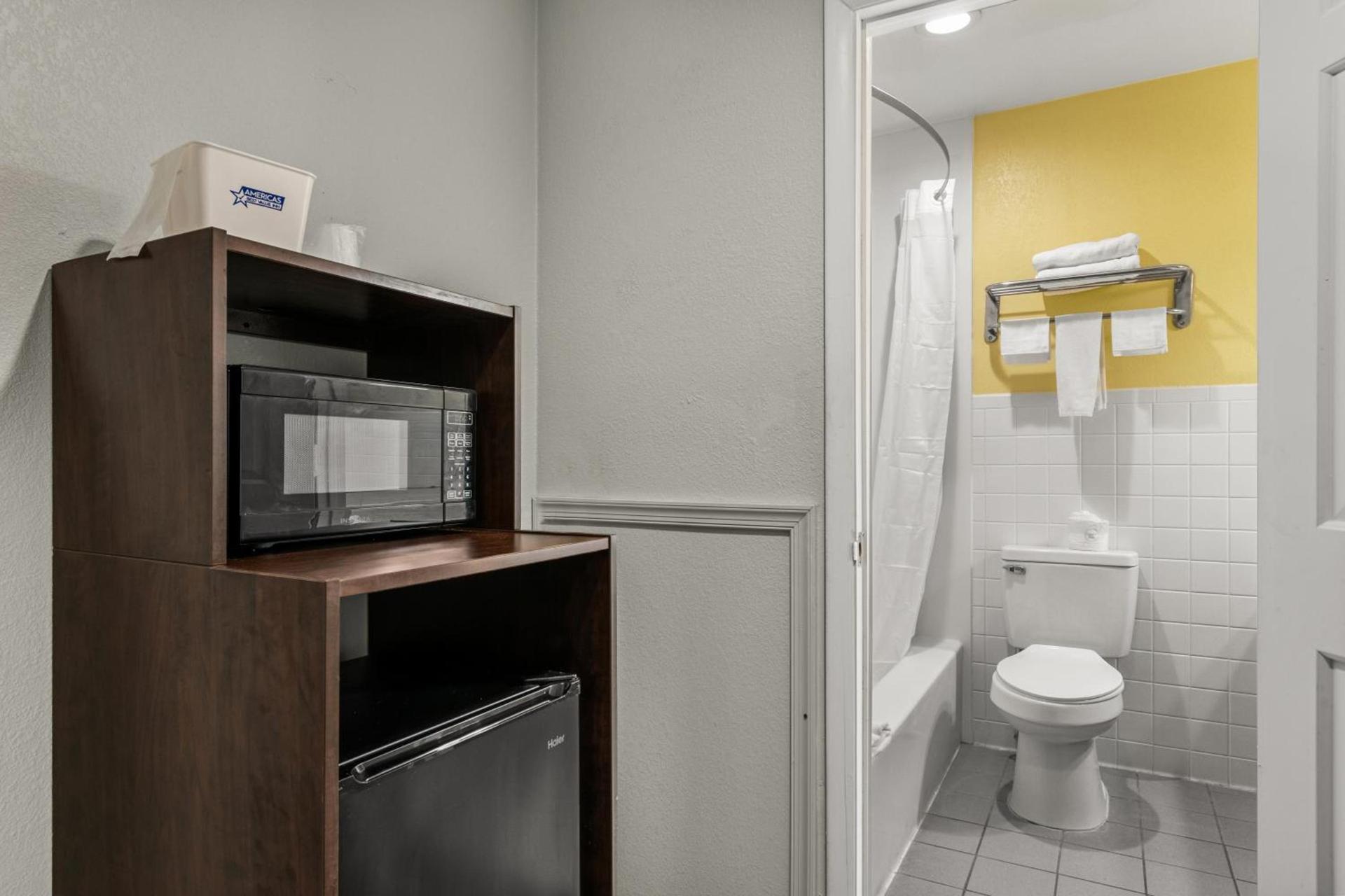Americas Best Value Inn Carlisle photo 34