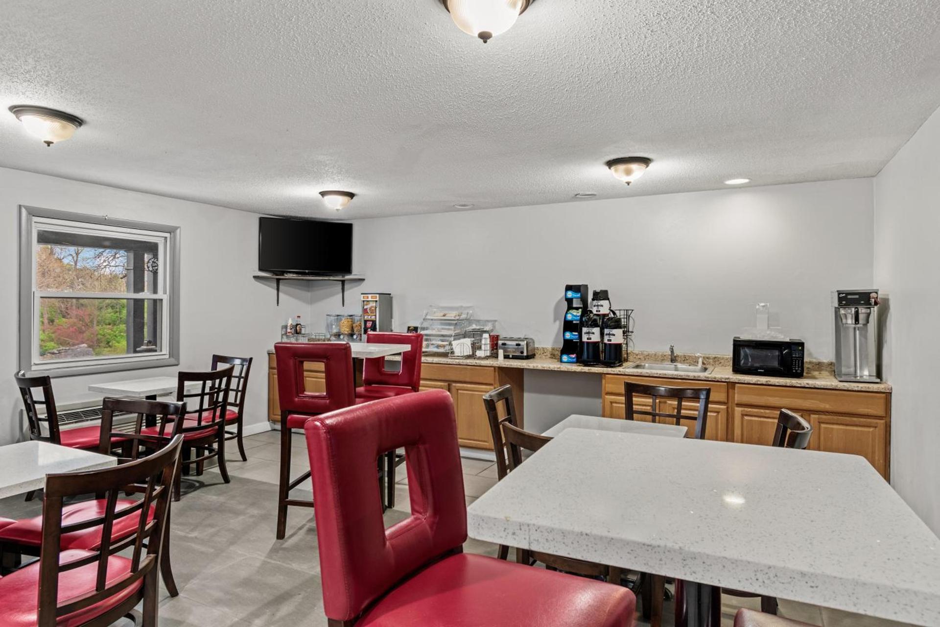 Americas Best Value Inn Carlisle photo 47