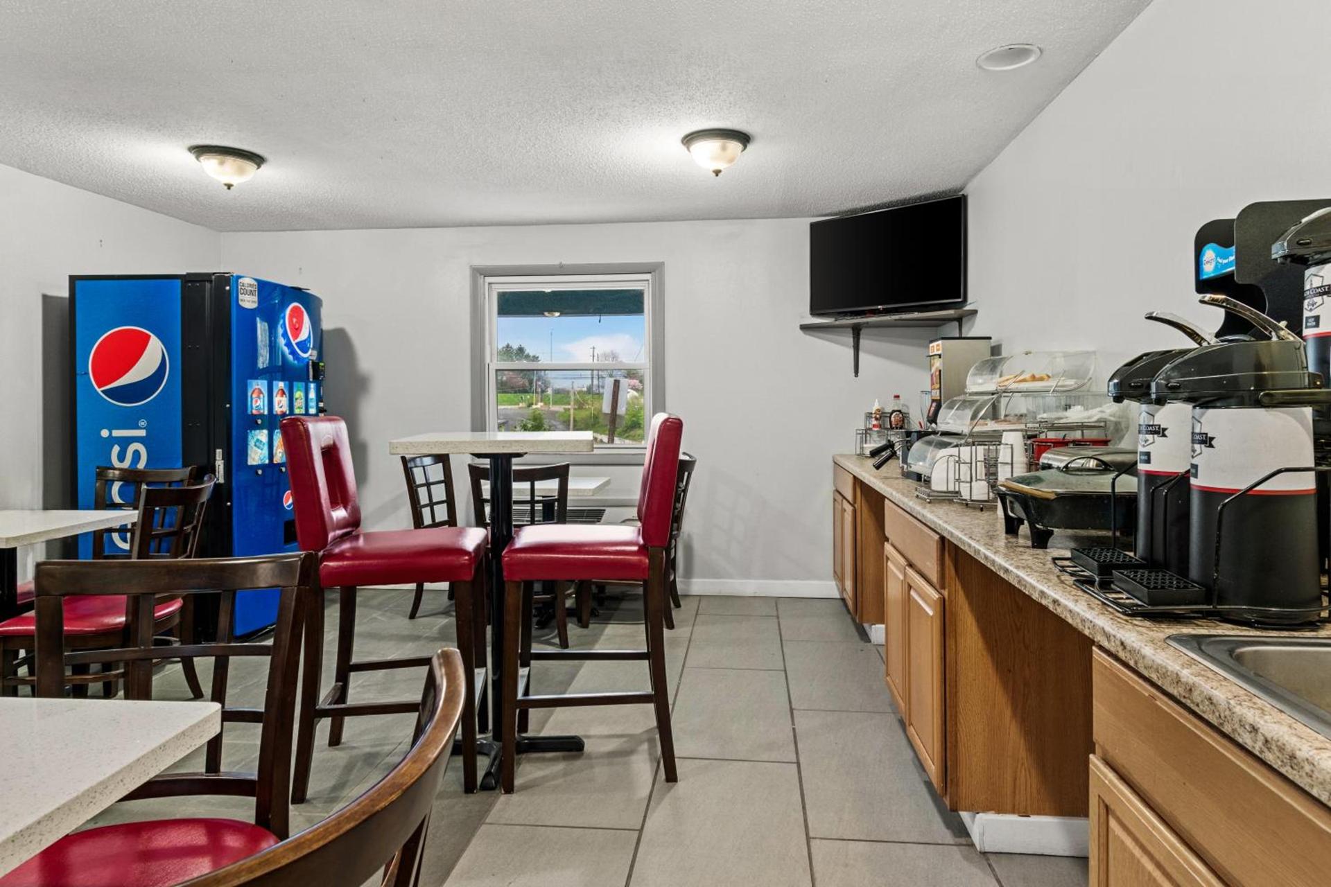 Americas Best Value Inn Carlisle photo 51
