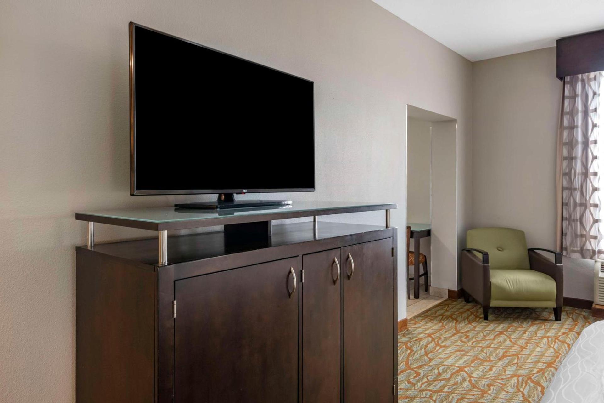 Best Western Plus Bradenton Gateway Hotel photo 19