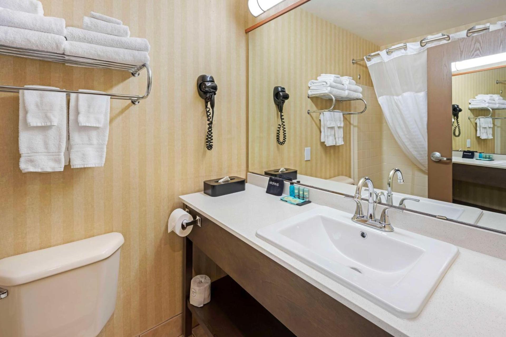 SureStay Plus by Best Western Enterprise photo 21