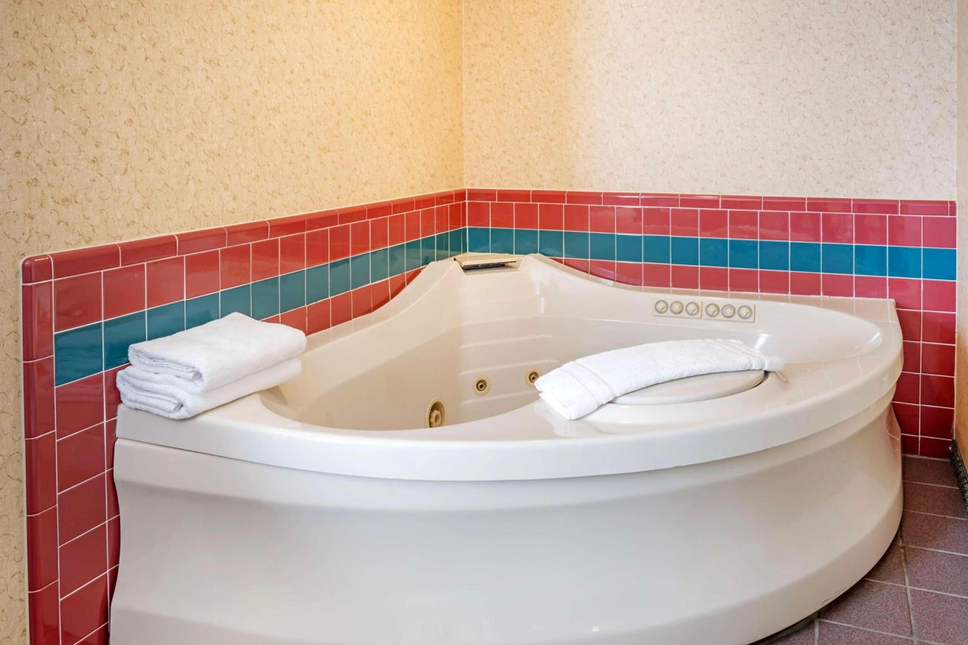 SureStay Plus by Best Western Enterprise photo 24
