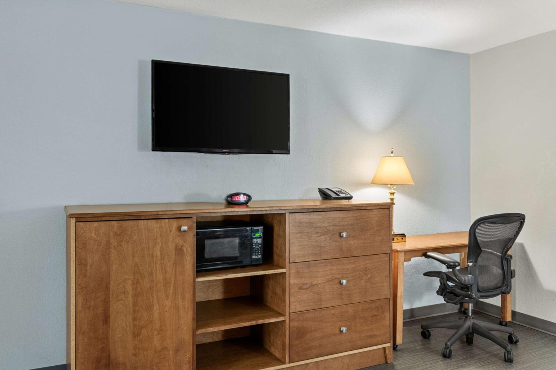 Americas Best Value Inn Carlisle photo 16
