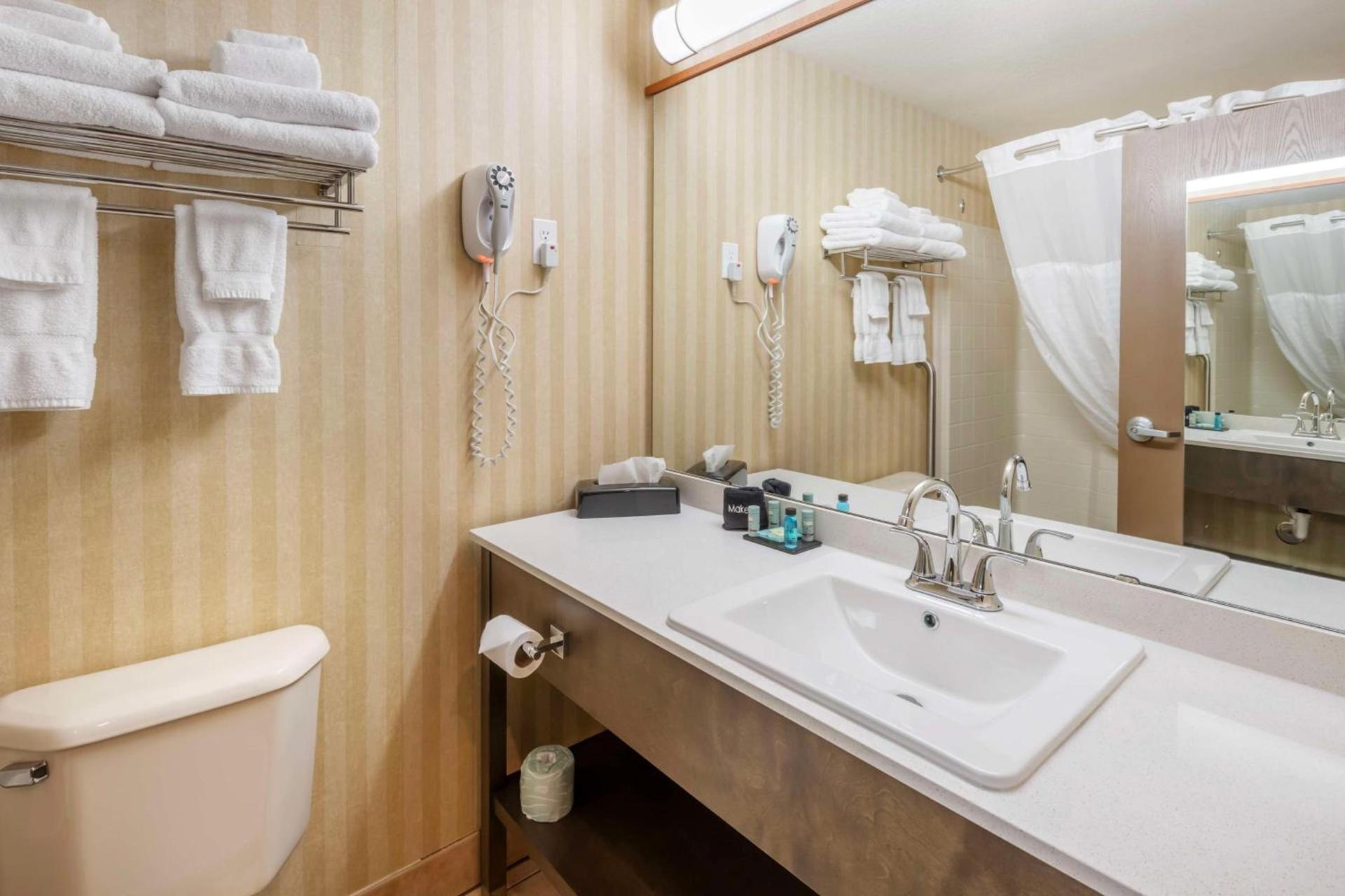 SureStay Plus by Best Western Enterprise photo 34
