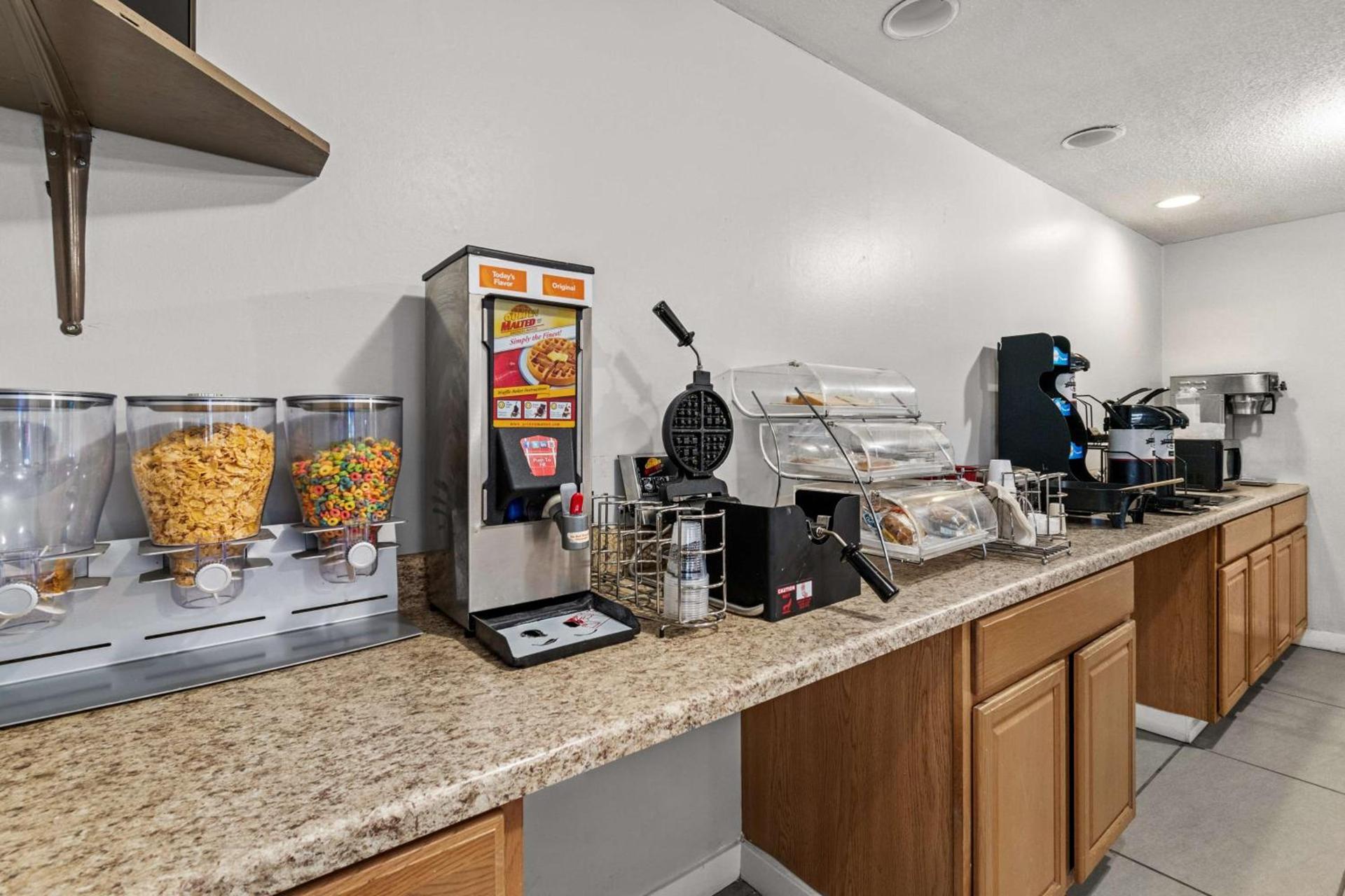 Americas Best Value Inn Carlisle photo 29
