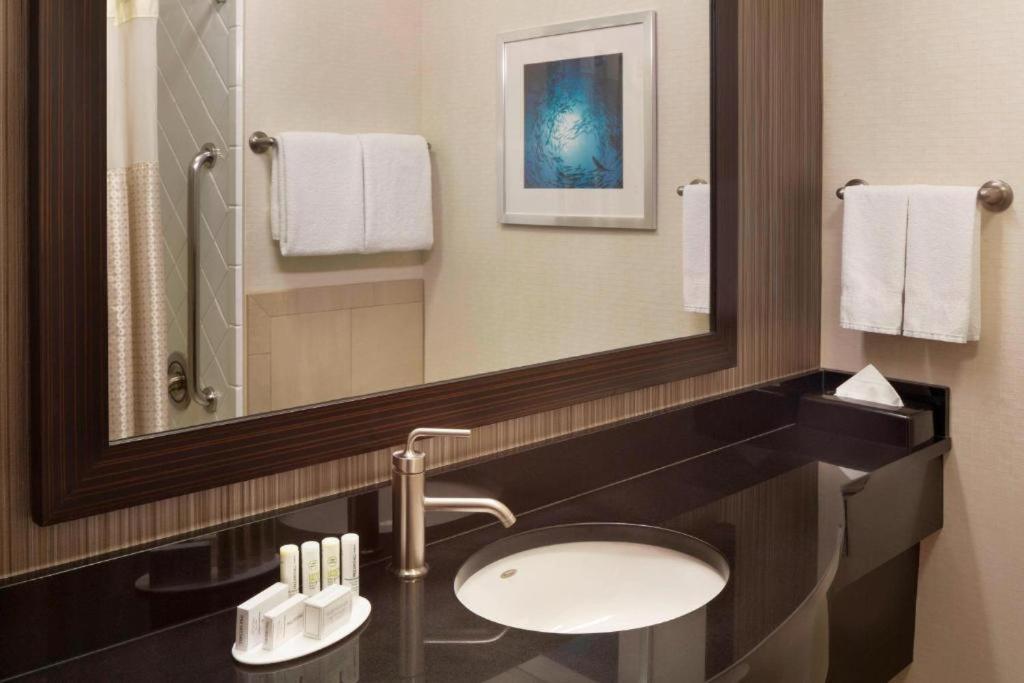 Courtyard by Marriott Fishermans Wharf photo 6