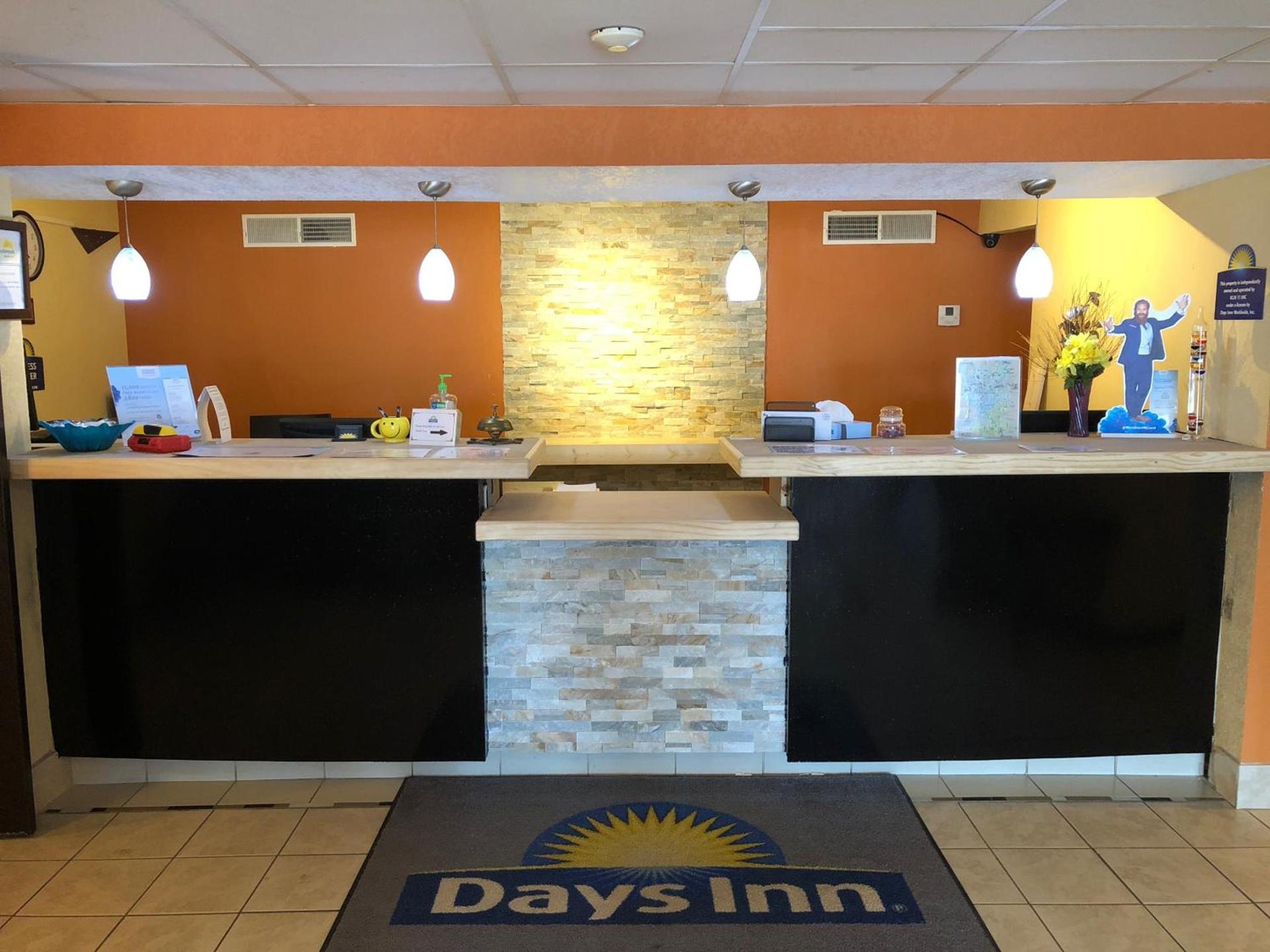 Days Inn & Suites by Wyndham Stevens Point photo 43